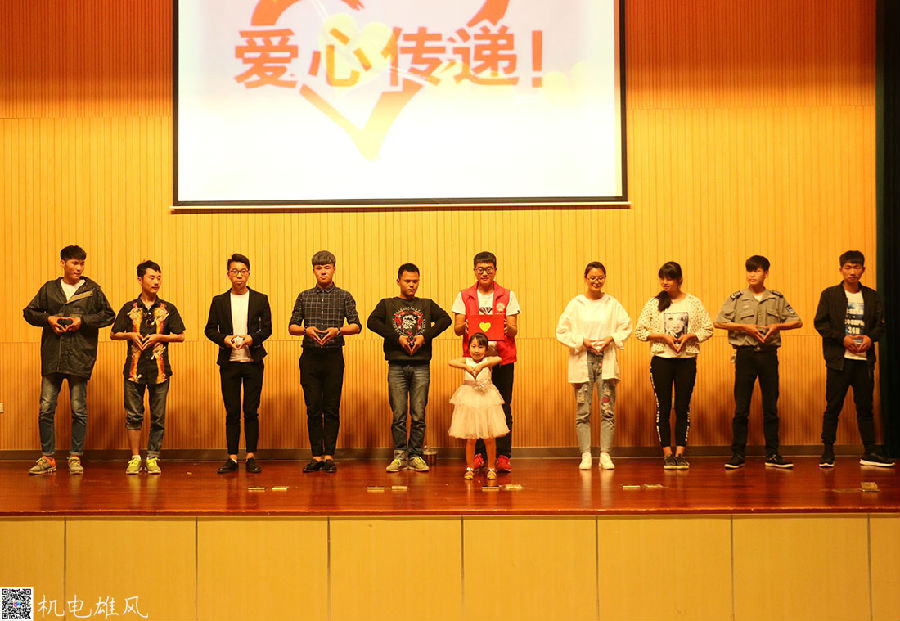 默剧1.JPG