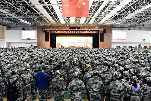 消防进军训.jpg